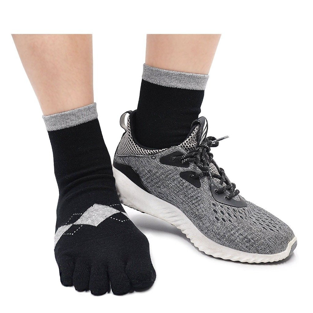 black athletic crew socks for men